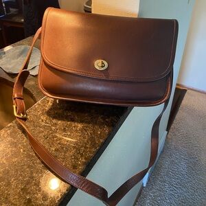 Coach Vintage “City Bag” No 62-9790 Pre-Owned. First introduced in 1987